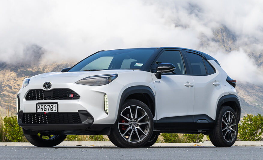 2023 Toyota YARIS CROSS HYBRIDE 1.5 L CVT