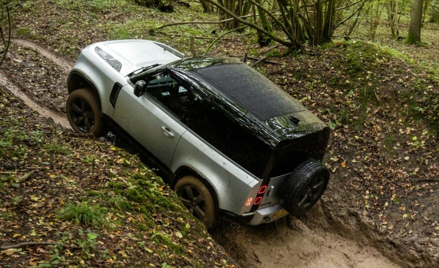 2023 Land Rover DEFENDER 90 2.0 L P300 SE