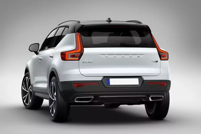 2024 Volvo XC40 2.0 L PLUS DARK