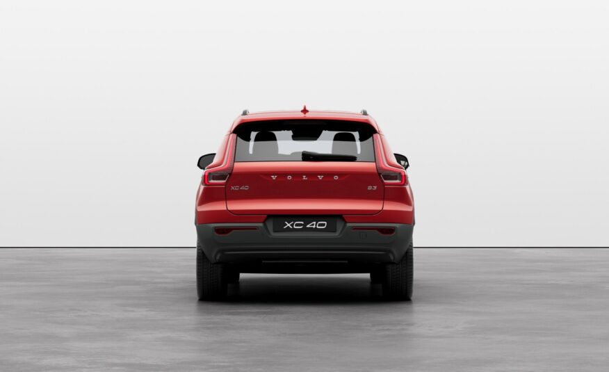 2024 Volvo XC40 2.0 L ULTIMATE DARK