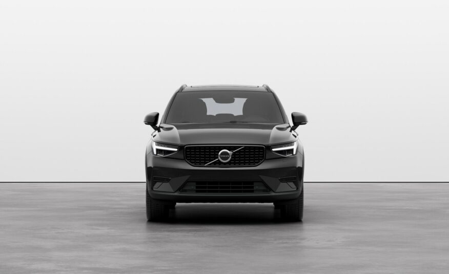 2024 Volvo XC40 Ultimate B3 Dark Theme