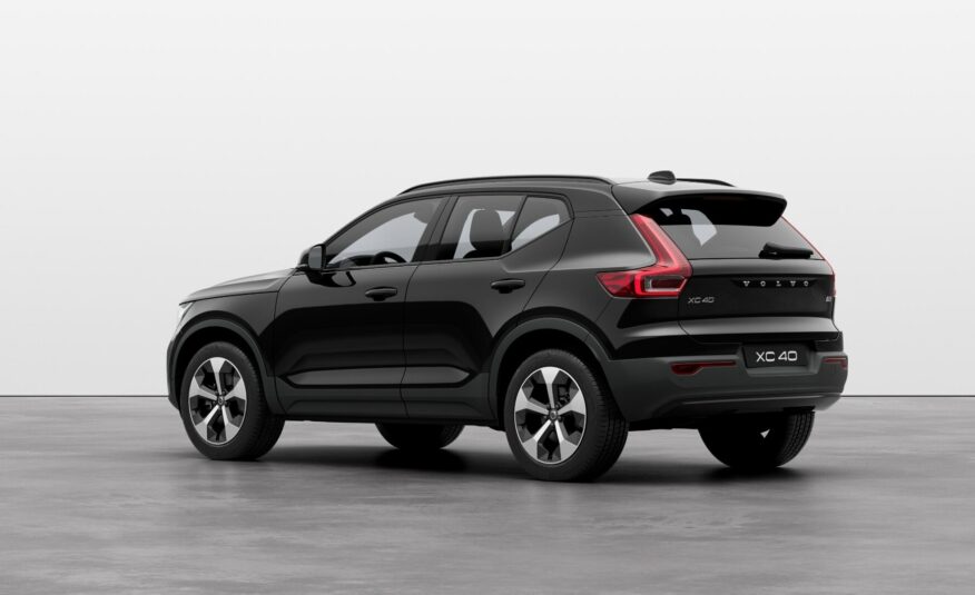 2024 Volvo XC40 Ultimate B3 Dark Theme