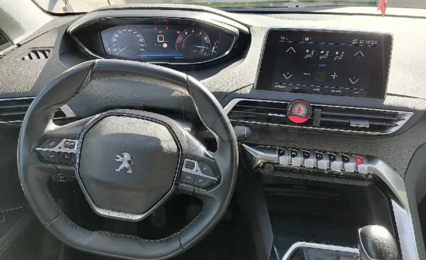 2020  Peugeot  3008