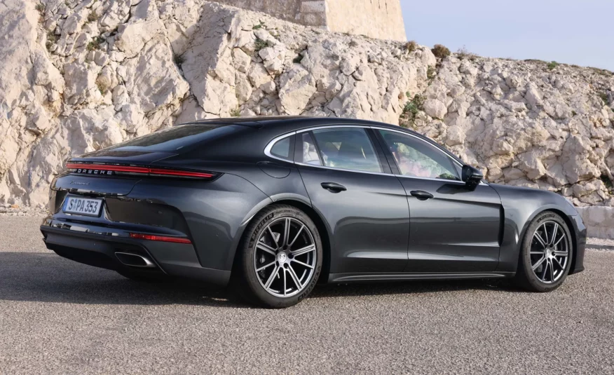 2024 Porsche Panamera 4 E-Hybrid Executive