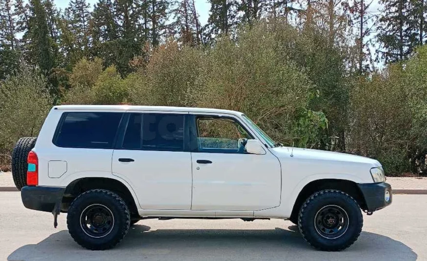 2011  Nissan  Patrol