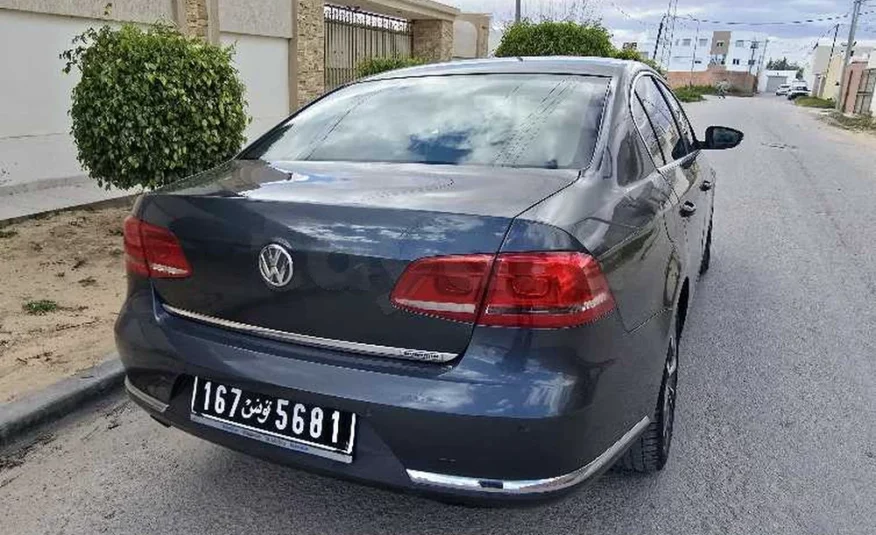 2012  Volkswagen  Passat